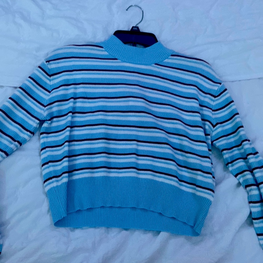 Cropped sweater